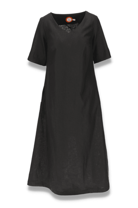 Gyda svart länkklänning