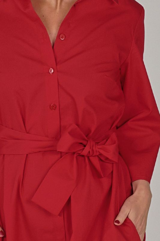 Frøydis röd skjortklänning