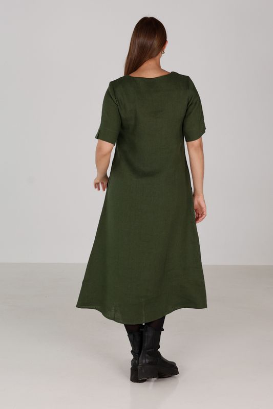 Gyda kombogrön klänning i linne