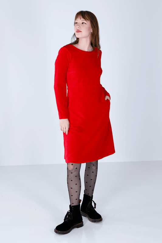 Anja basklänning i röd babycord