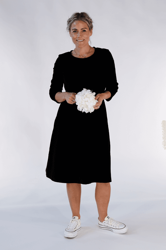 ELLI KLÄNNING BABYCORD SVART