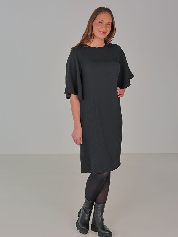 Perdy svart klänning