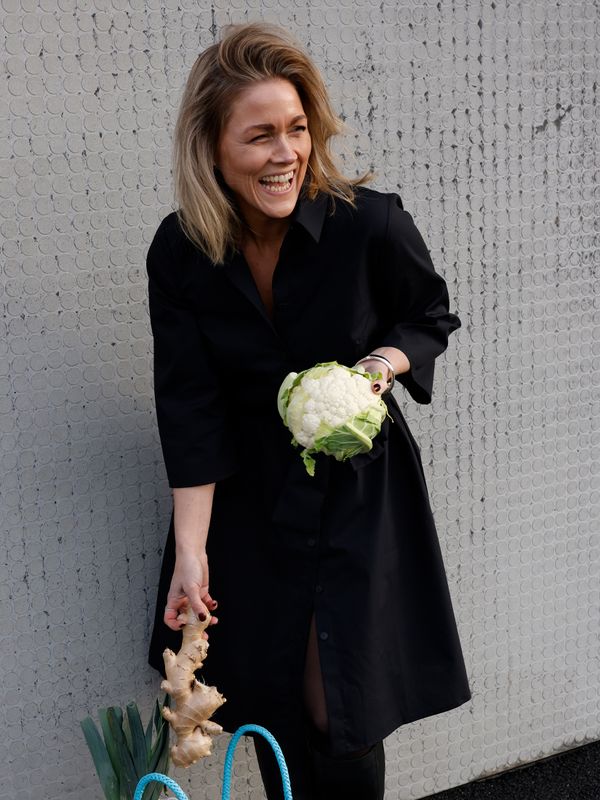 Frøydis svart skjortklänning