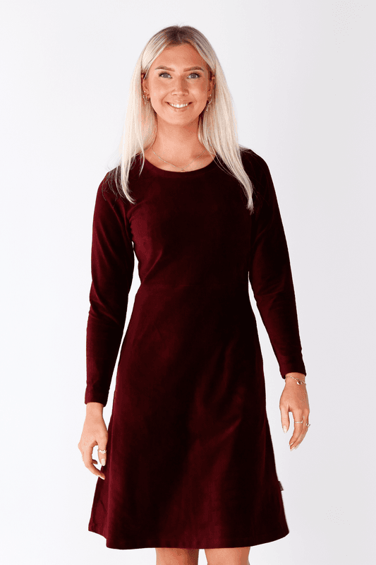 Anja basklänning i vinröd babycord